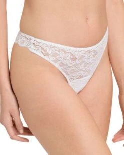 Luxury Moments Lace Thong - Hanro